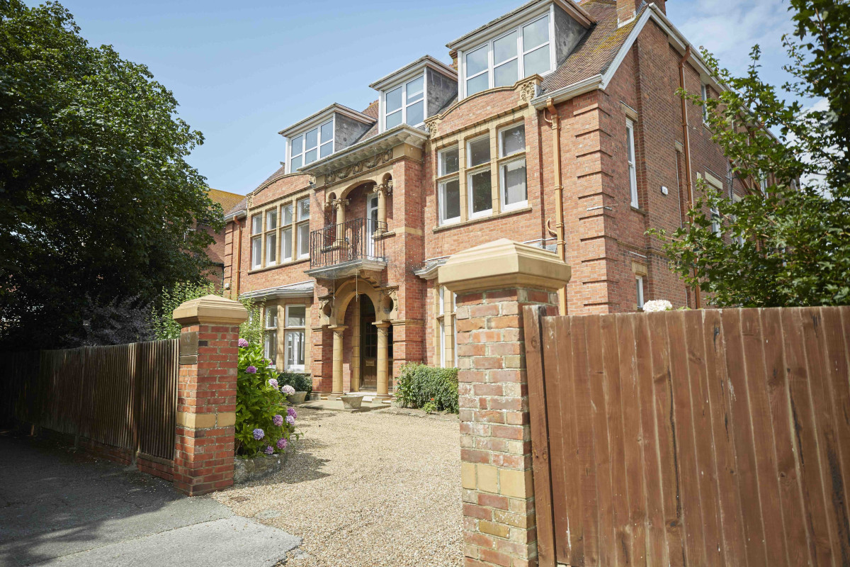 Folkestone - photo 7