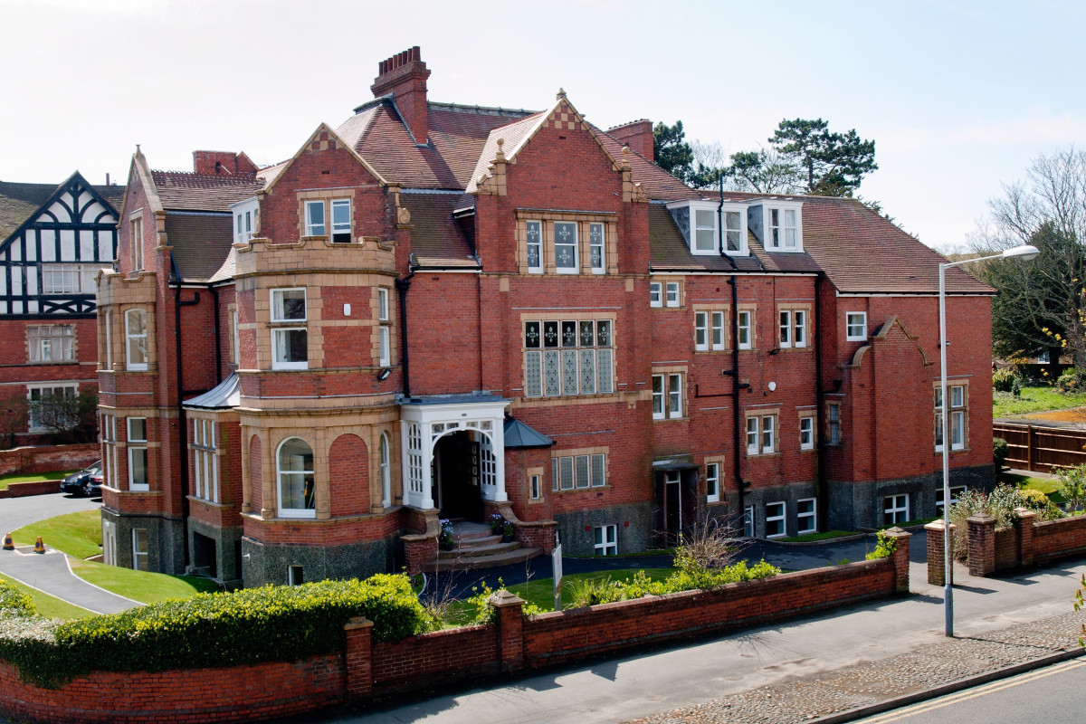 Folkestone - photo 1