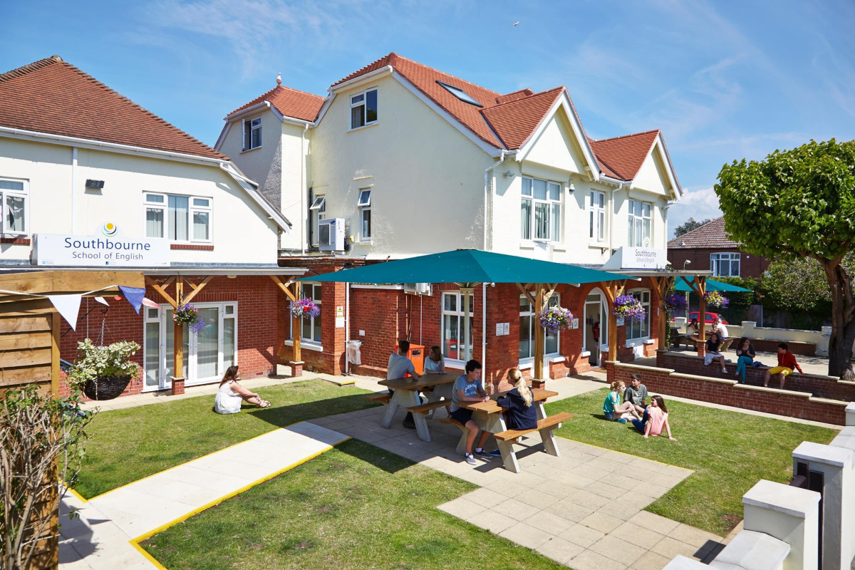 Bournemouth - photo 1